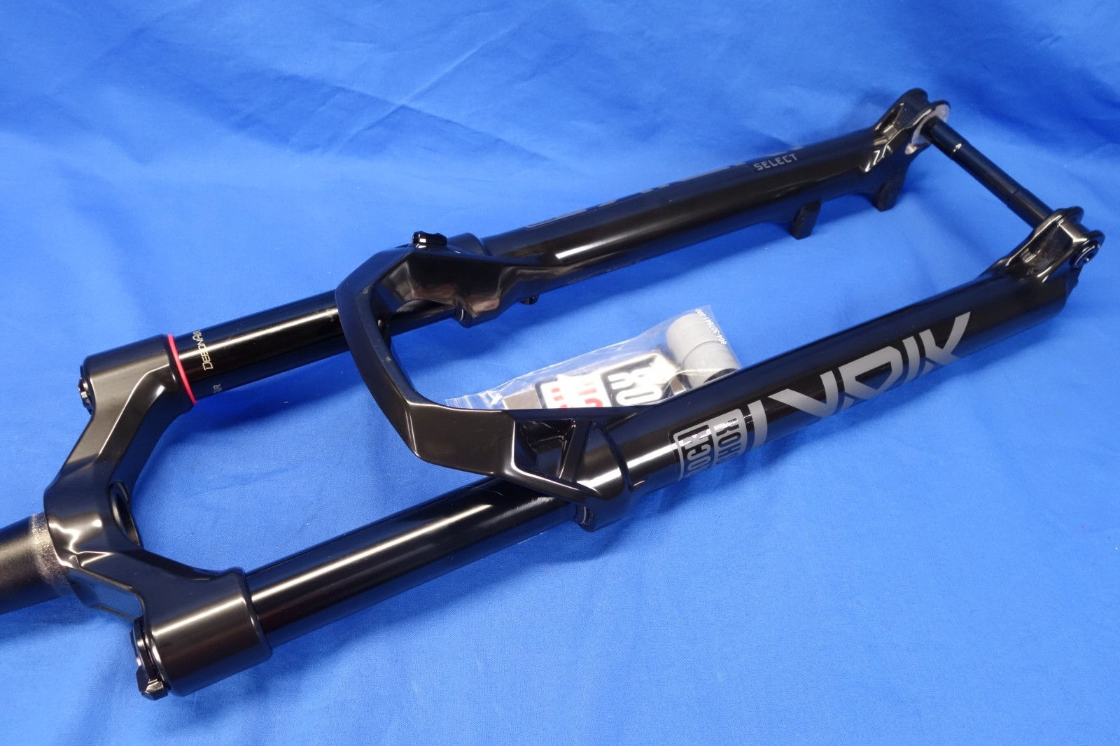 New RockShox Lyrik Select Charger RC 29″ Mtn Bike Fork, 140mm Travel, Boost Axle