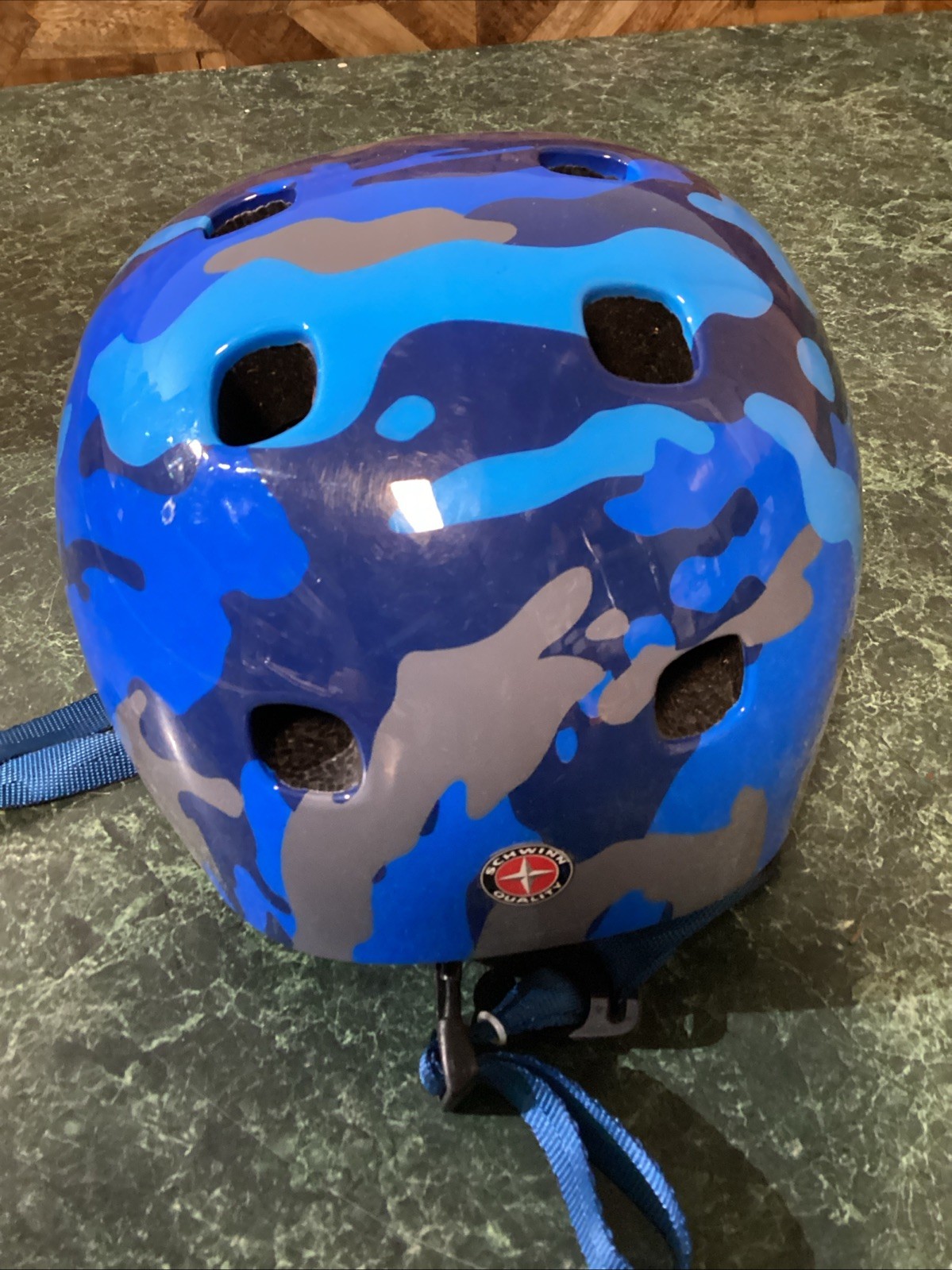 Schwinn Thrasher Lightweight Microshell Bicycle Helmet SW78597-2 Blue Camo Used