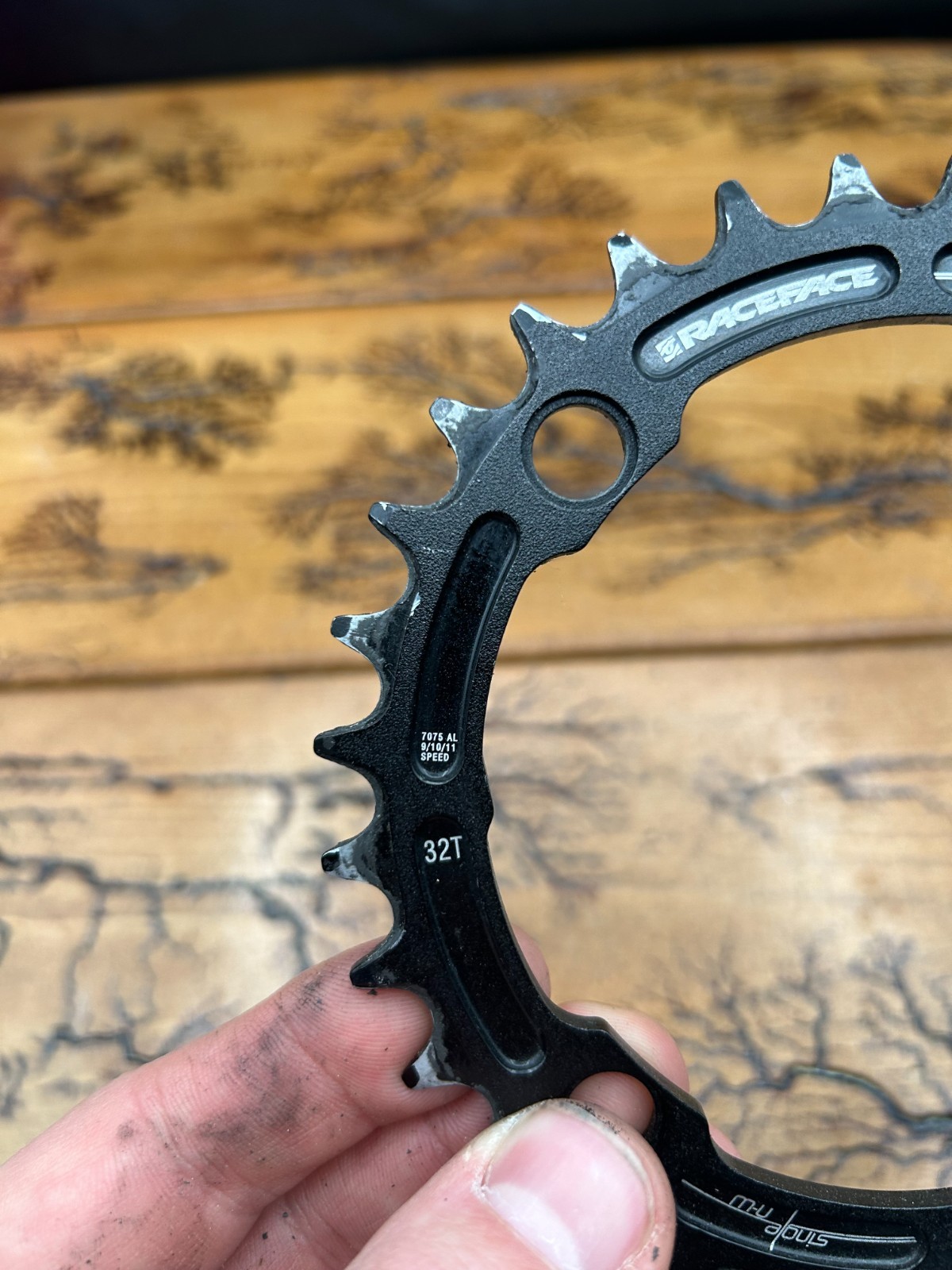 RaceFace 32 Tooth 9/10/11 Speed Narrow Wide 104 BCD Chainring