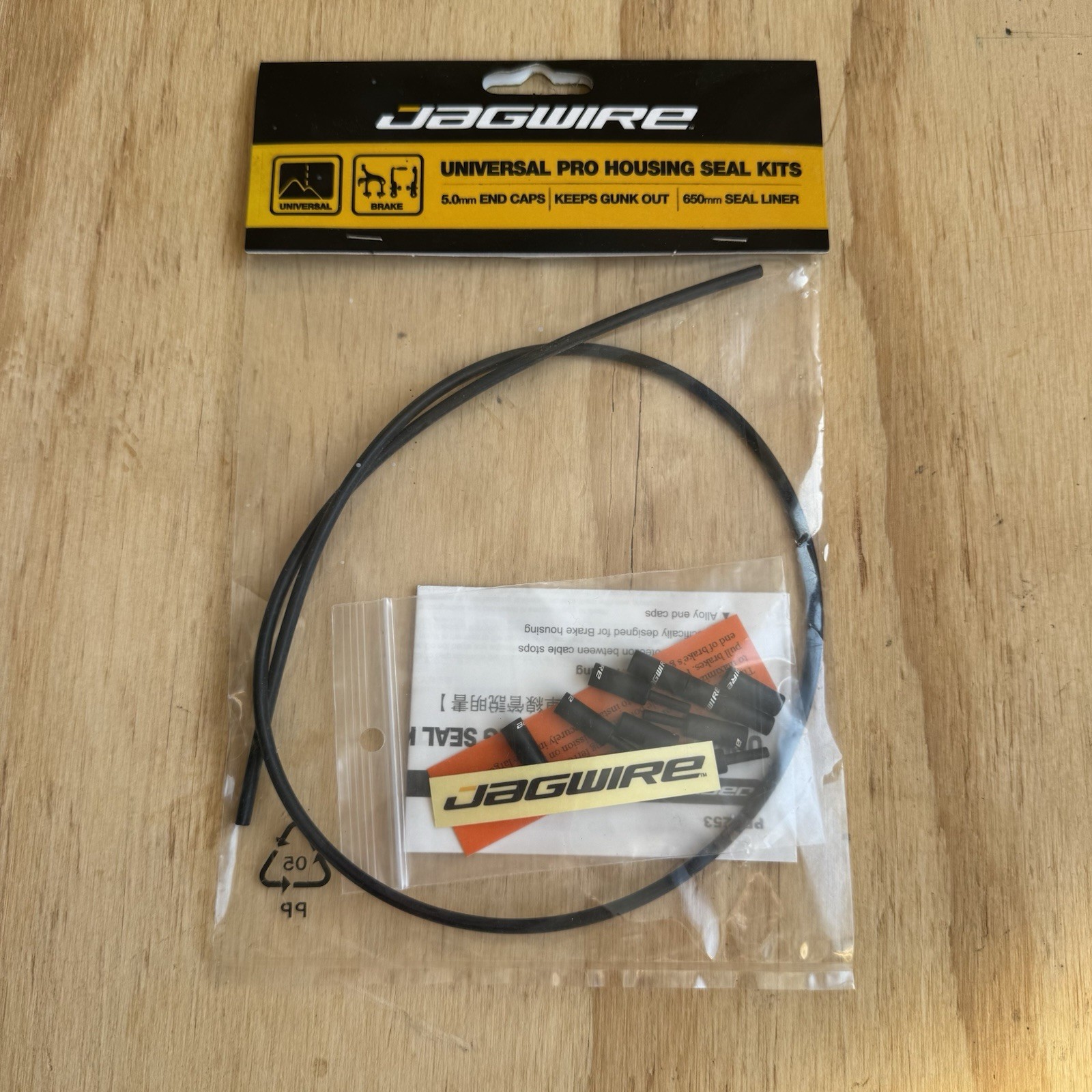 Jagwire Universal Pro Housing Shift Seal Kit Black 650mm Seal Liner 4mm ZSK506