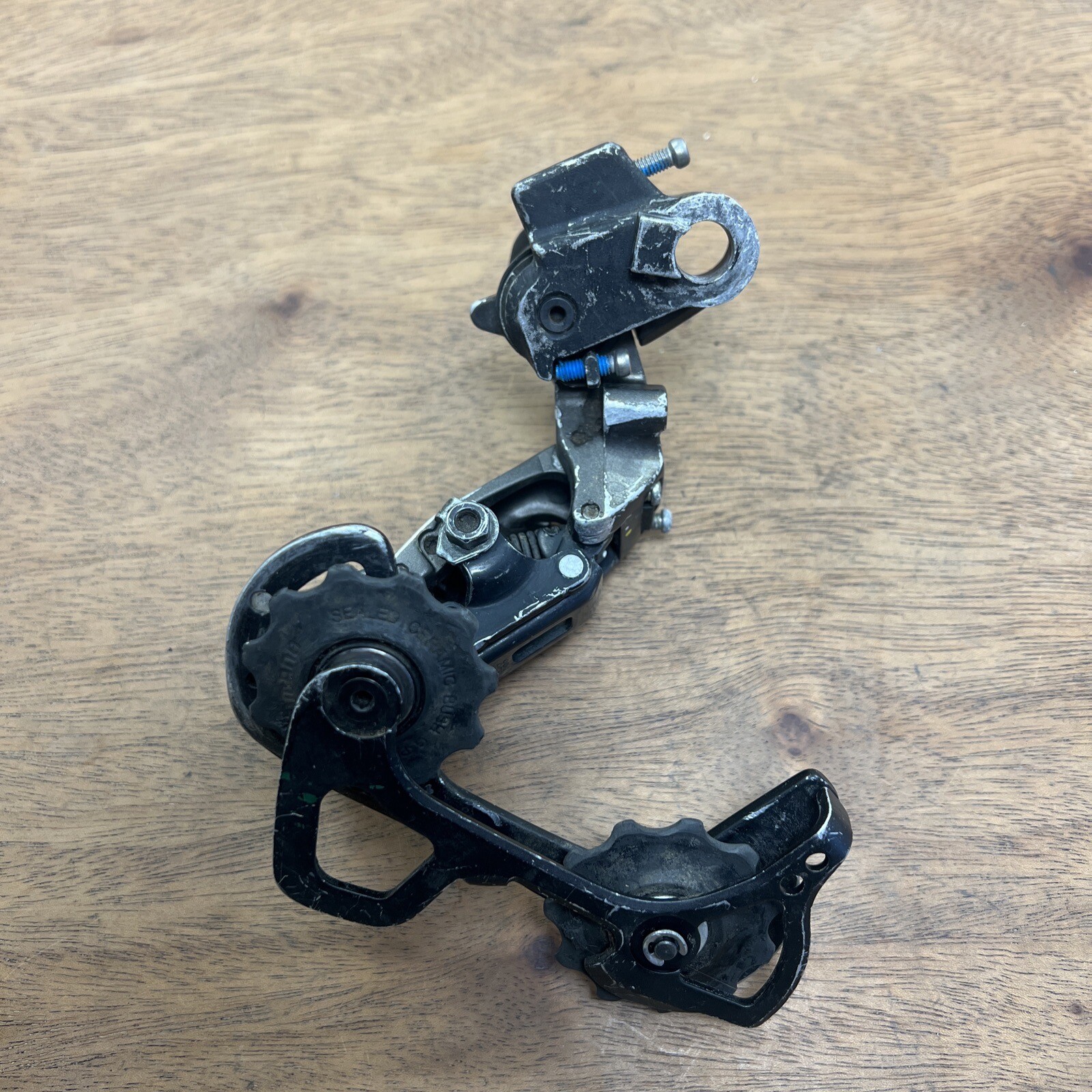 Shimano Saint Rapid Rise Rear Derailleur. RD-M800