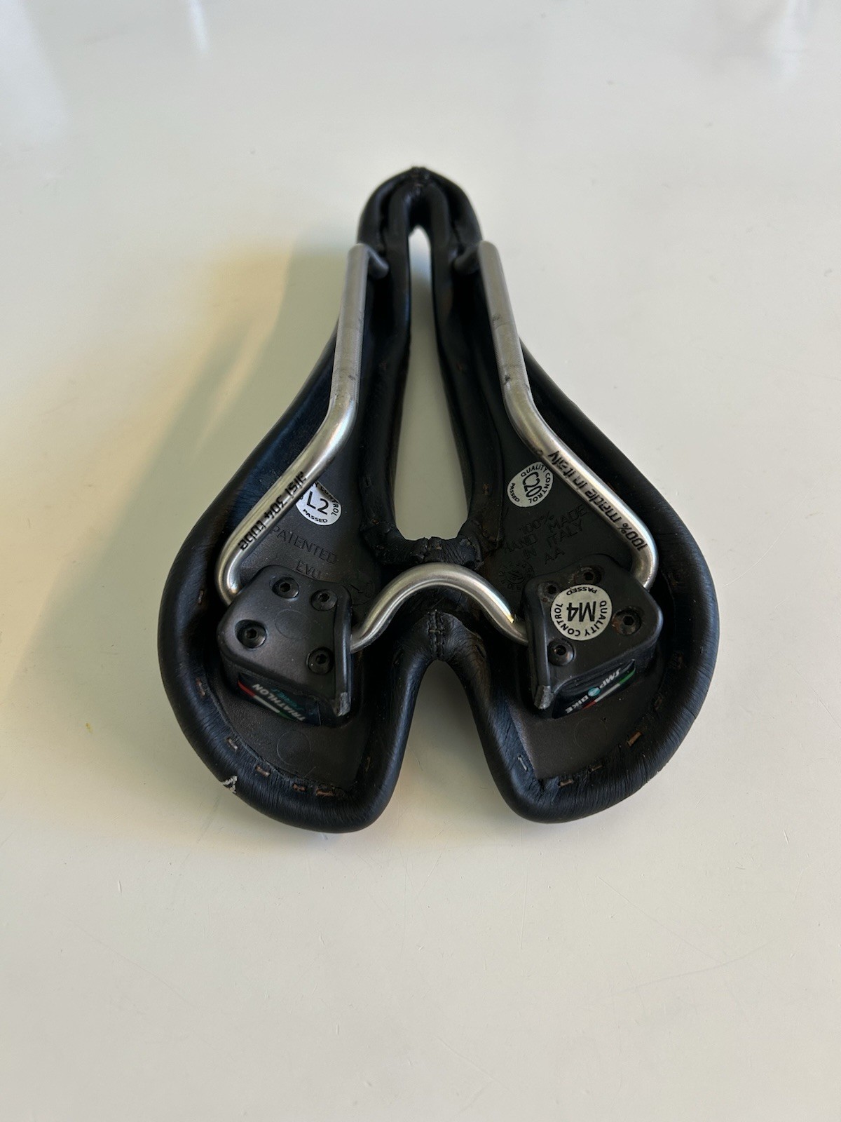 Selle SMP T3 Triathlon Bike Saddle – Black Leather – AISI 304 Stainless Rails
