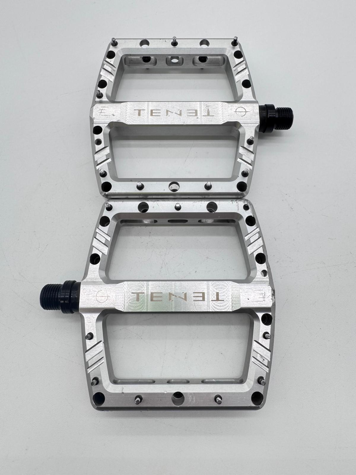 Tenet Occult V2 Flat Platform Pedals, Silver