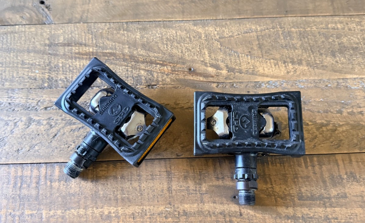 Shimano PD-M324 SPD Clipless Platform Bike Pedals Pair w Reflectors NEW