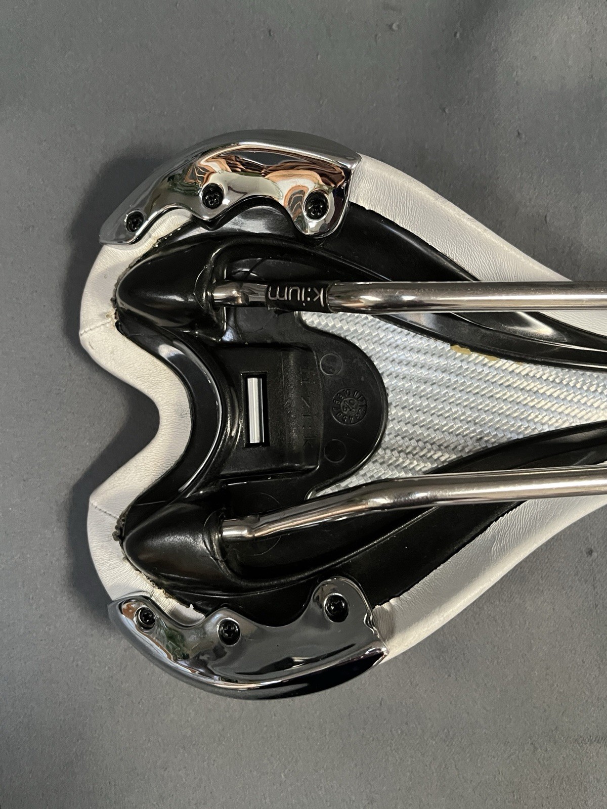 Fi’zi:k Aliante Saddle White 145x265mm K:ium Rails 7×7 Twin Flex Road MTB Italy