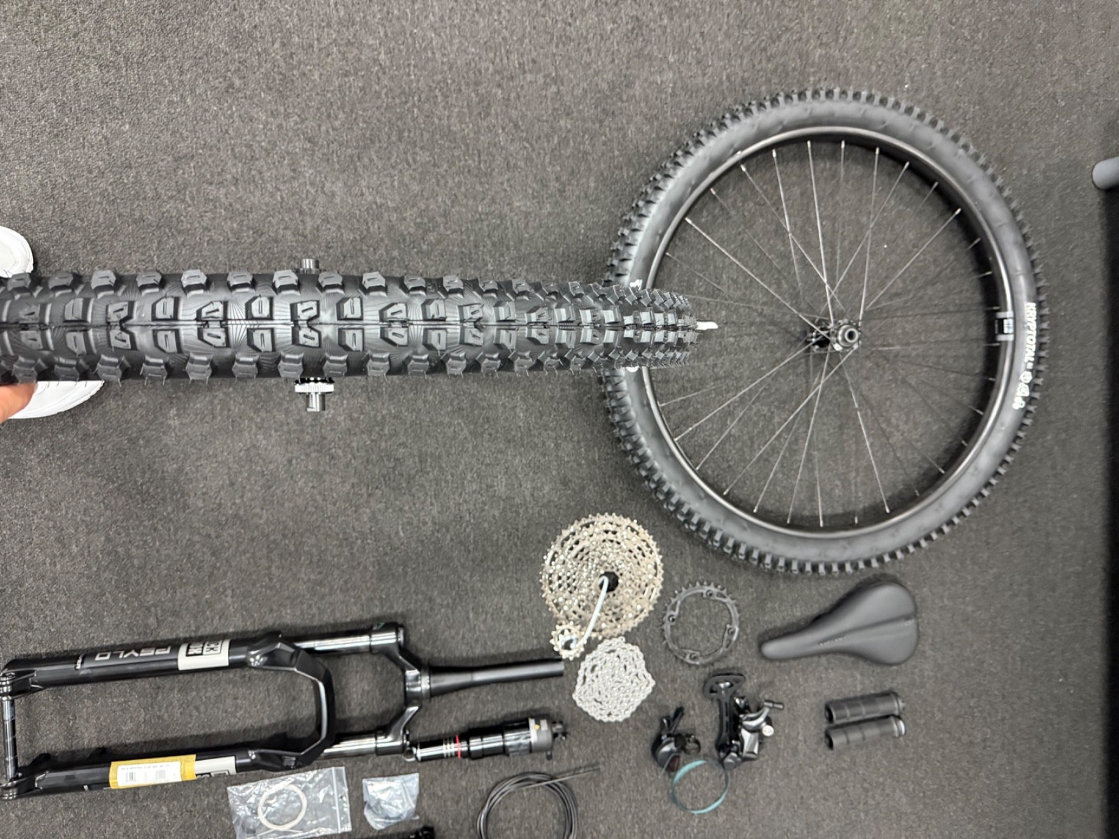 Never used bike parts rockshox,shimano brand new