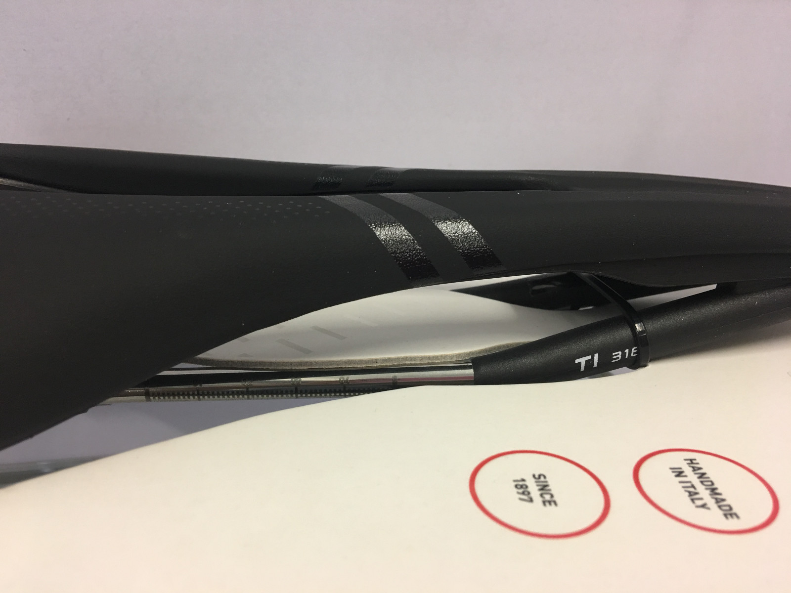 Selle Italia SP-01 Superflow L3 142x288mm TI316 Tube Rail Saddle (Black)