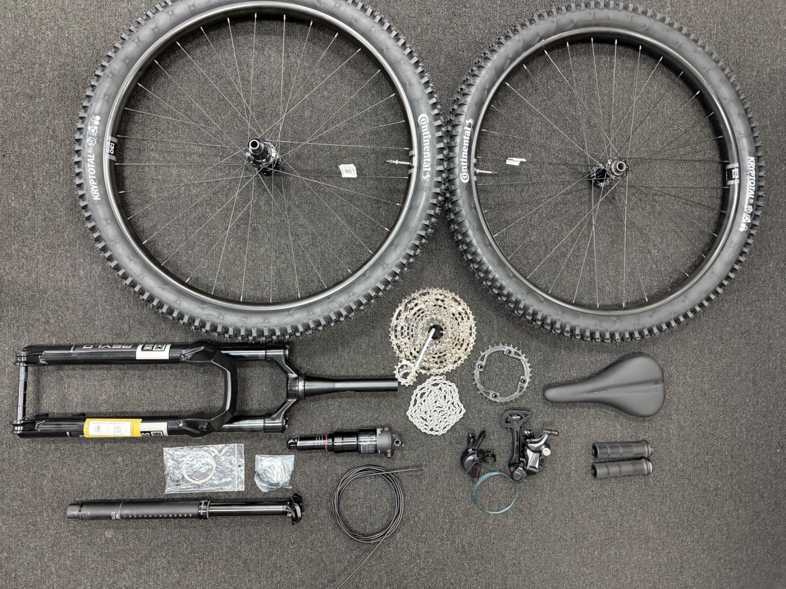 Never used bike parts rockshox,shimano brand new