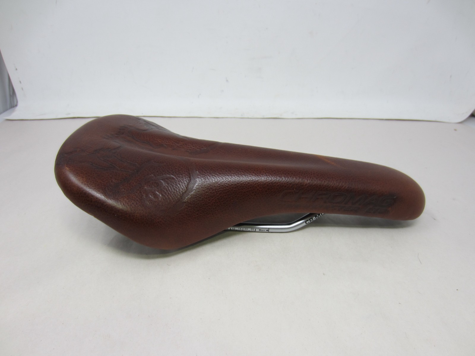 Chromag 140mm Wide Trailmaster LTD Brown Leather Saddle W/ CrMo Rails 360g