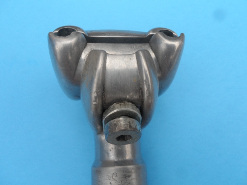 vintage G.P. seatpost, 27.2mm diameter, 200mm length