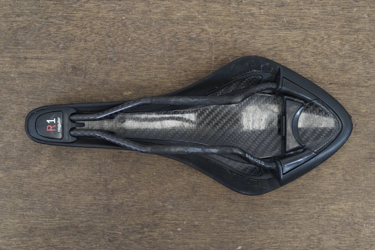 132mm (Regular) Fizik Arione R1 Carbon Rail Road Saddle 164g