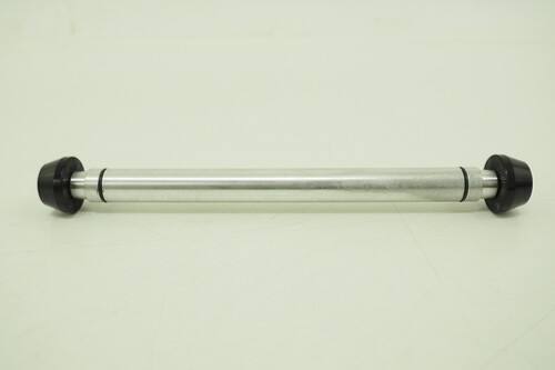 New! Stan’s NoTubes 3.30HD Road Rear Axle Bolt On 10X135 QR Silver ZH0119