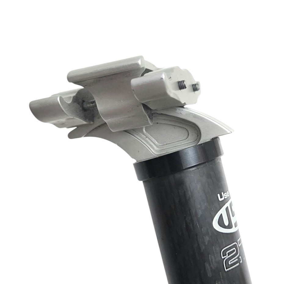 USE Alien Twin Bolt Carbon Fiber Seatpost 27.2 × 270mm Black 138g