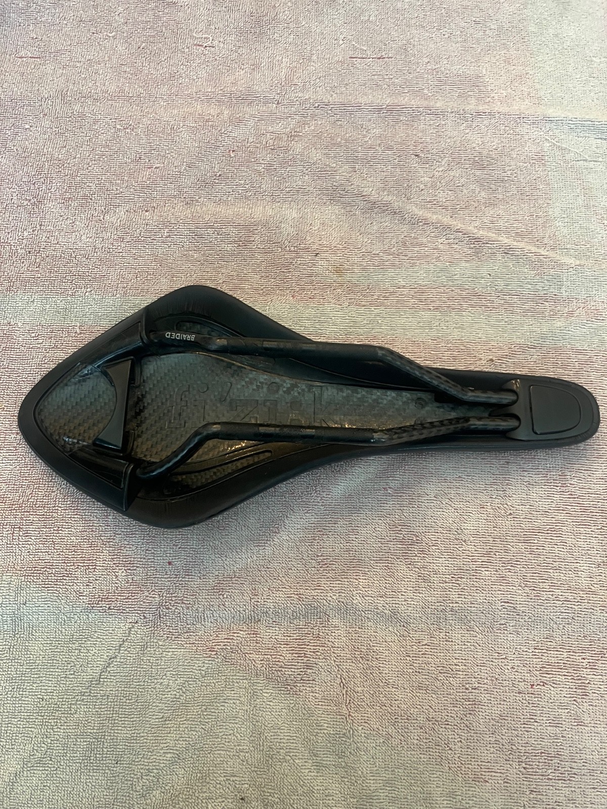 Fizik Arione R1 Carbon Braided Rail Saddle Regular 126mm x 300mm