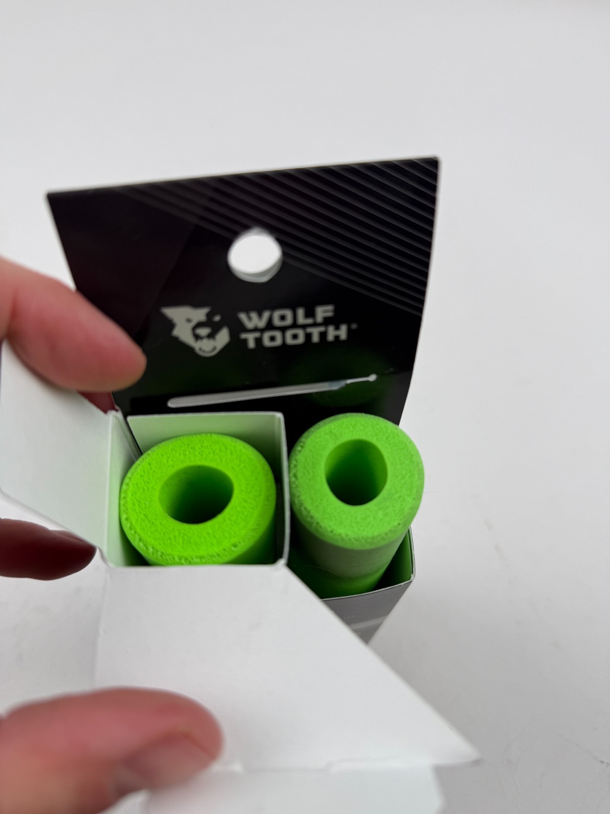 Wolf Tooth Fat Paw 9.5mm Handlebar Grips Bright Green