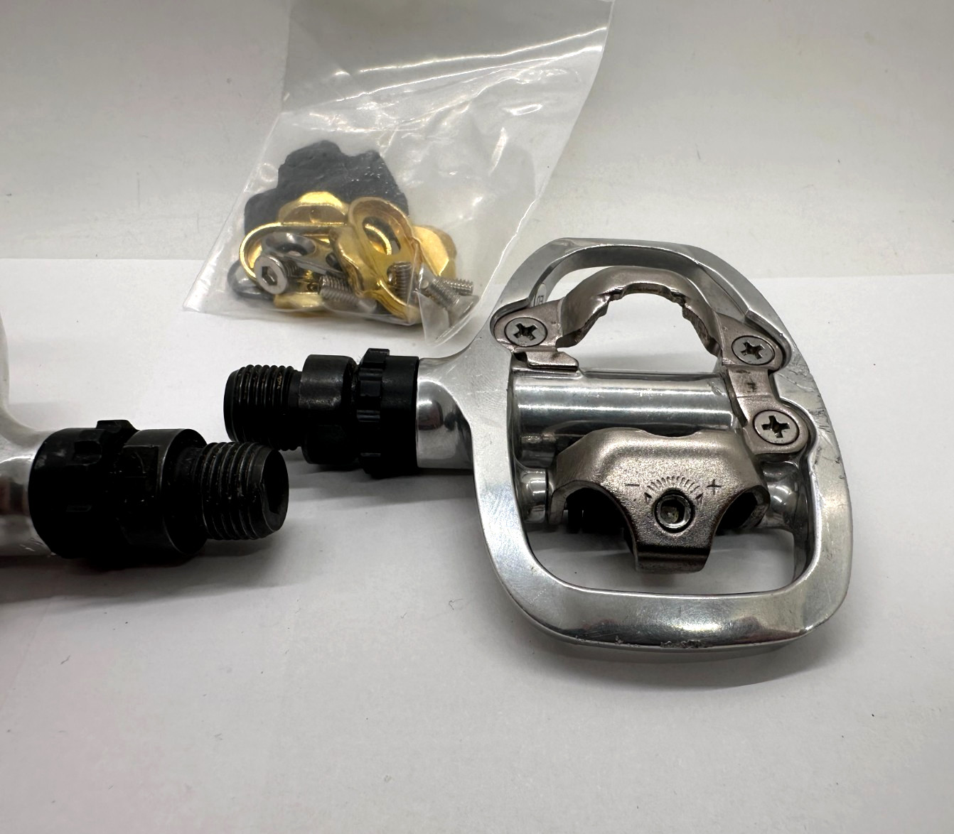 Shimano SPD Cycling Pedals Spinning Mountain Bike PD-A520 MTB Clipless 2 BOLT