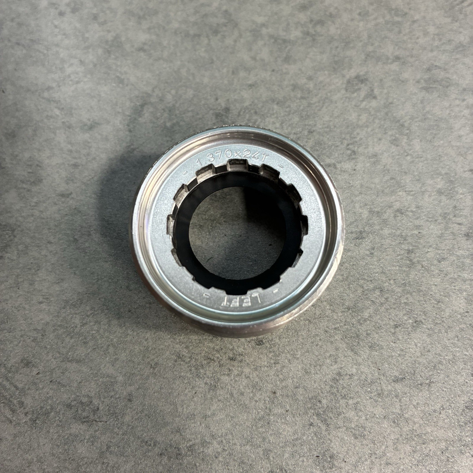 Campagnolo Chorus Bottom Bracket 102mm -Square Taper ISO See Pictures *Cracked*