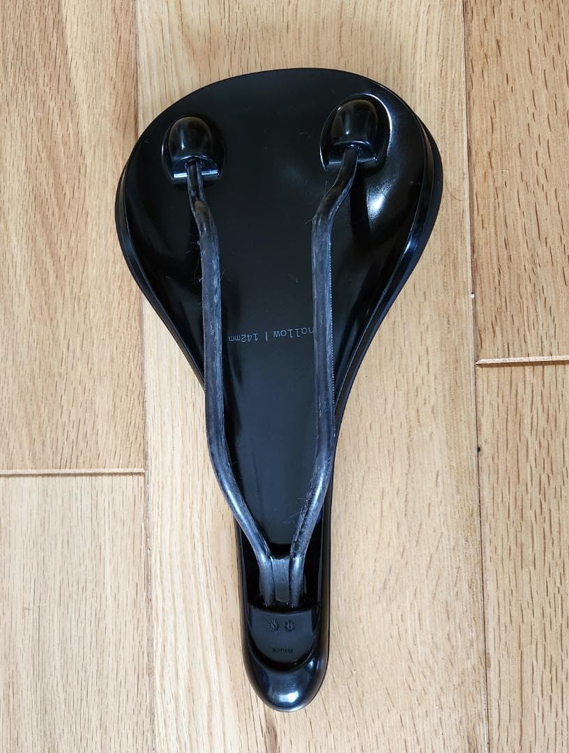Scoop Carbon Saddle 142mm Shallow – Lightweight Bicycle Seat 5.6 in