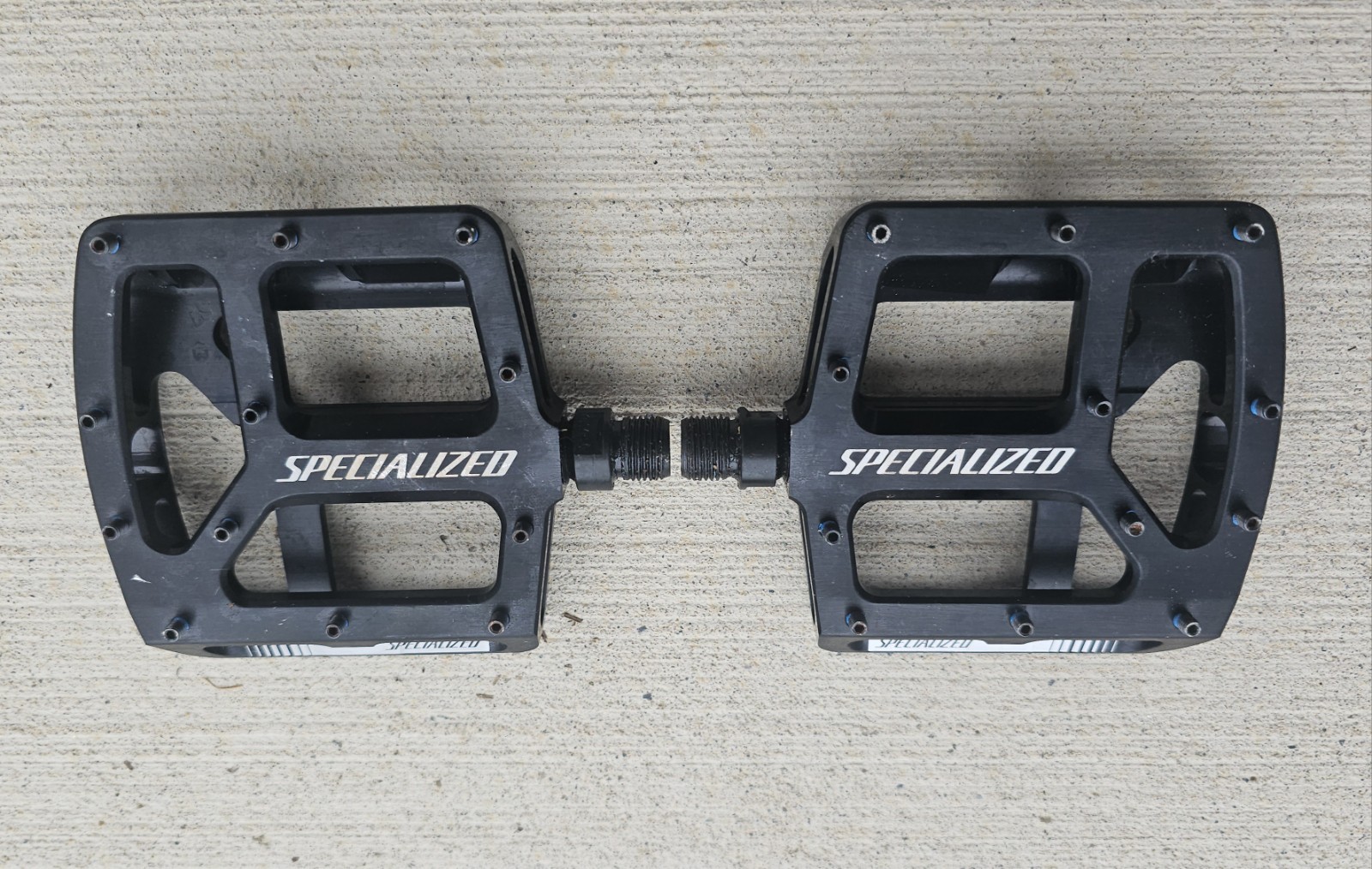 Specialized Bennies Platform Pedals – Black Ano