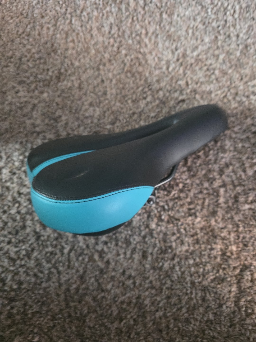 Alliance Black Saddle W/turquoise Polyurethane Foam. VGC!