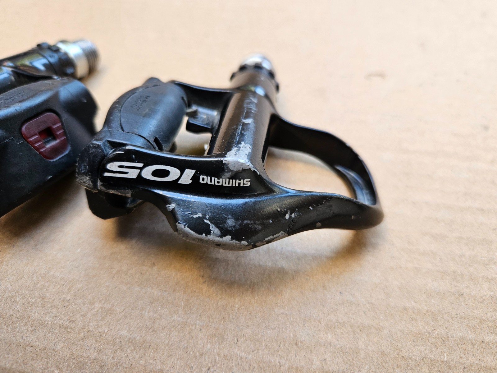 Shimano 105 PD-5610 Clipless Road Bike Pedals Left + Right Set Black