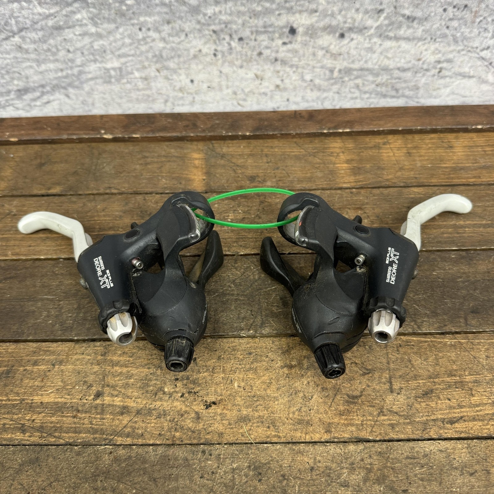 Vintage Shimano Deore XT ST-M737 3×8 Shifters Brake Lever Set Cracked Indicators