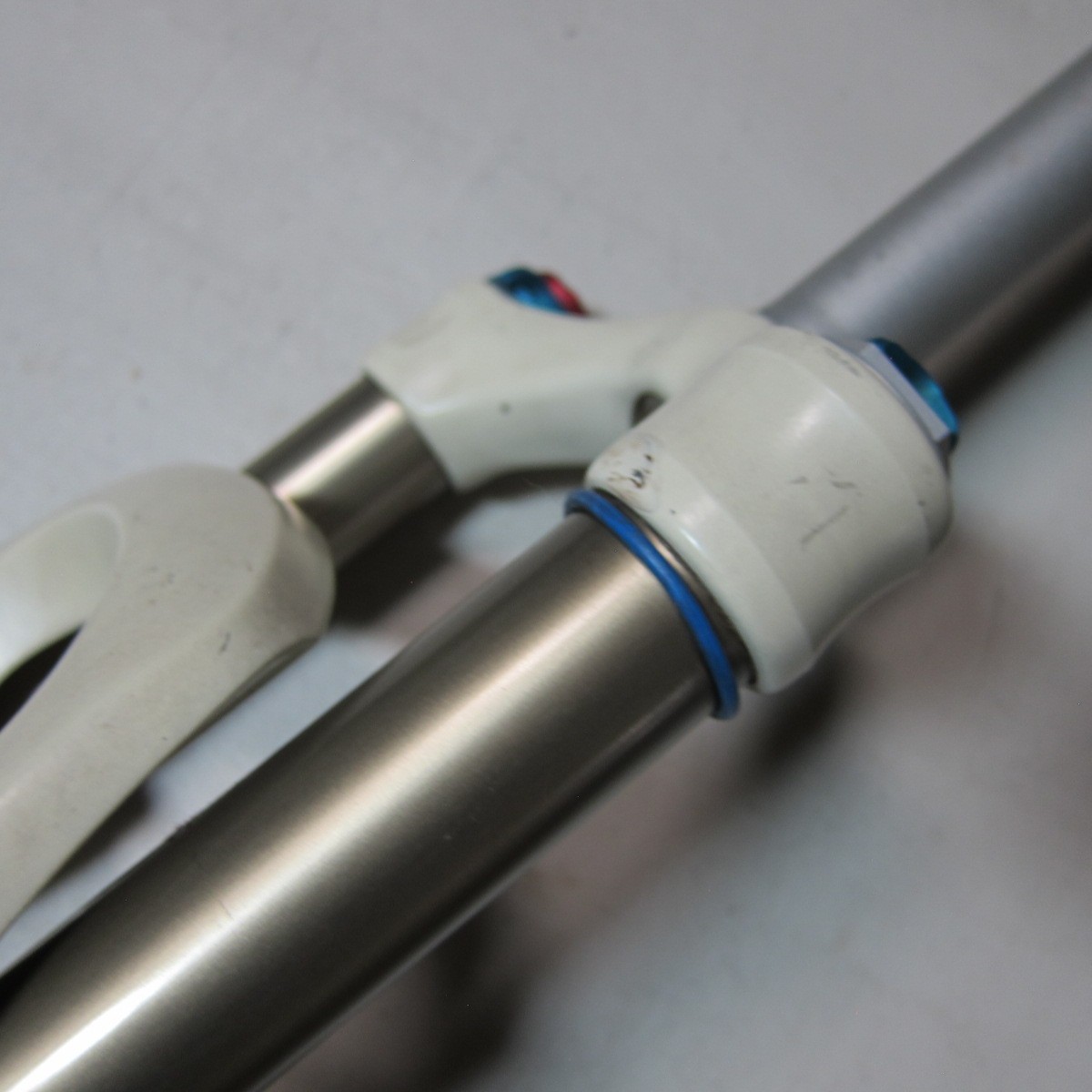 Fox 32 F-Series RLC 26 1 1/8 Straight Threadless 80mm Travel  216mm QR Disc Push