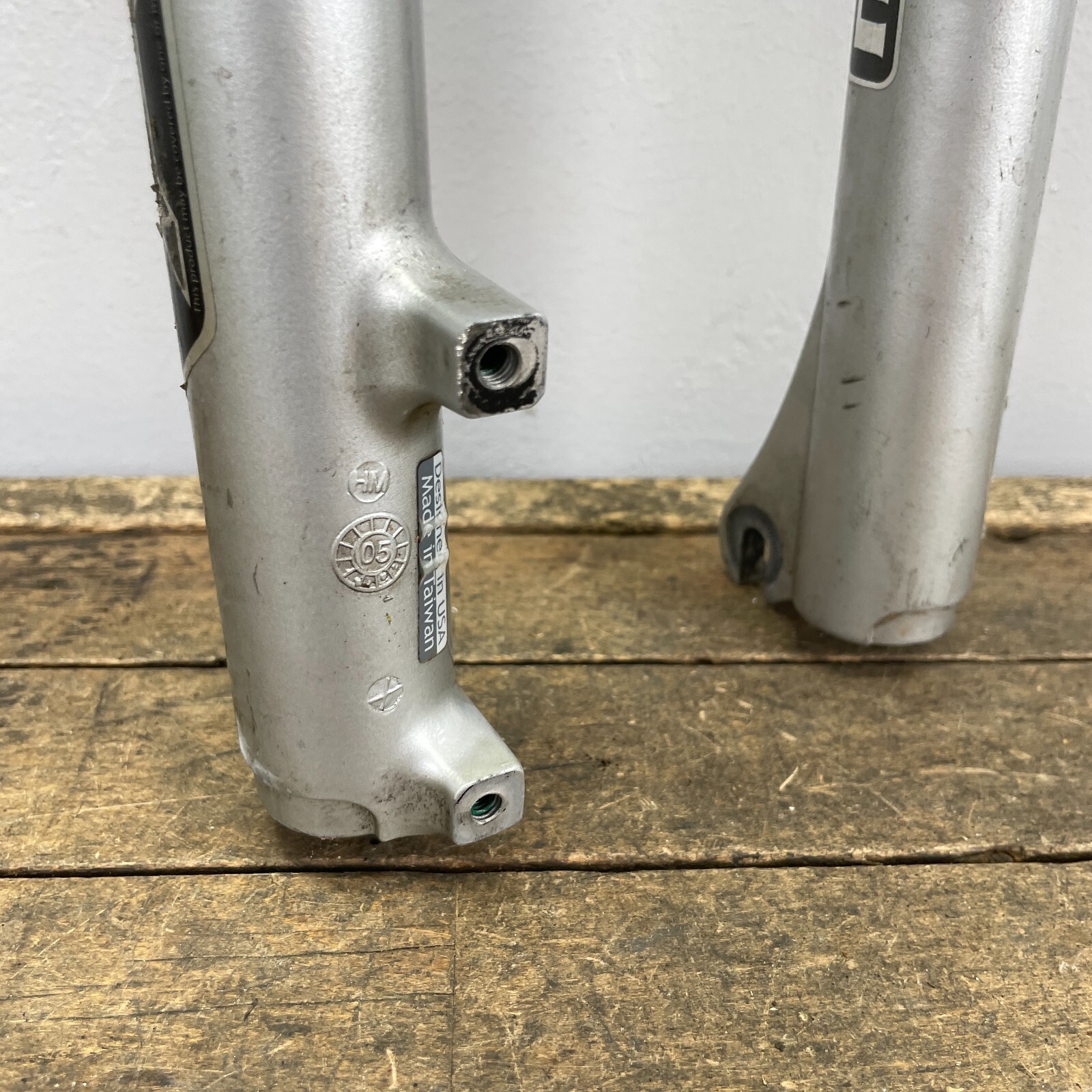Manitou Axel Fork Elite Disc 80 100 1 1/8 Threadless 7.75 Steerer 26″ Lockout