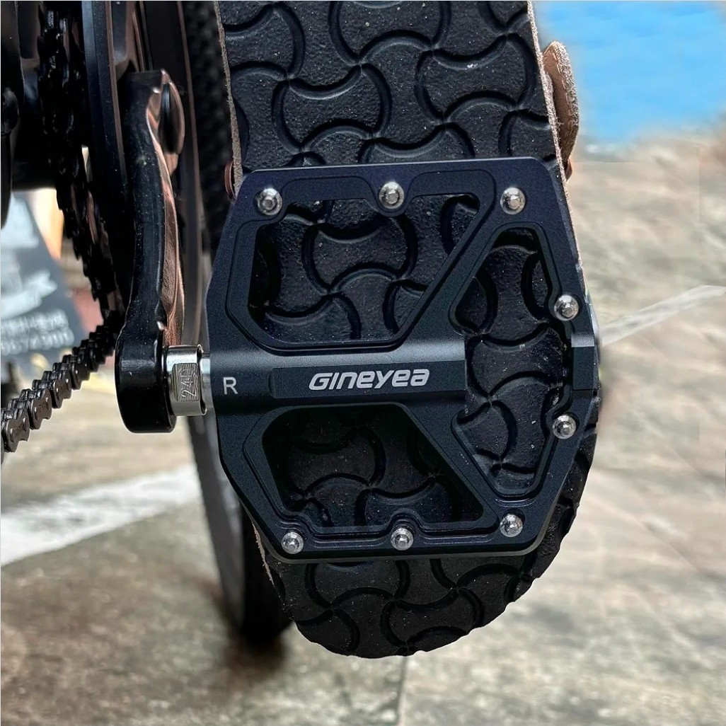 Gineyea Mountain / BMX Bike Pedals, Aluminum Alloy, 3 Sealed Bearings, Black