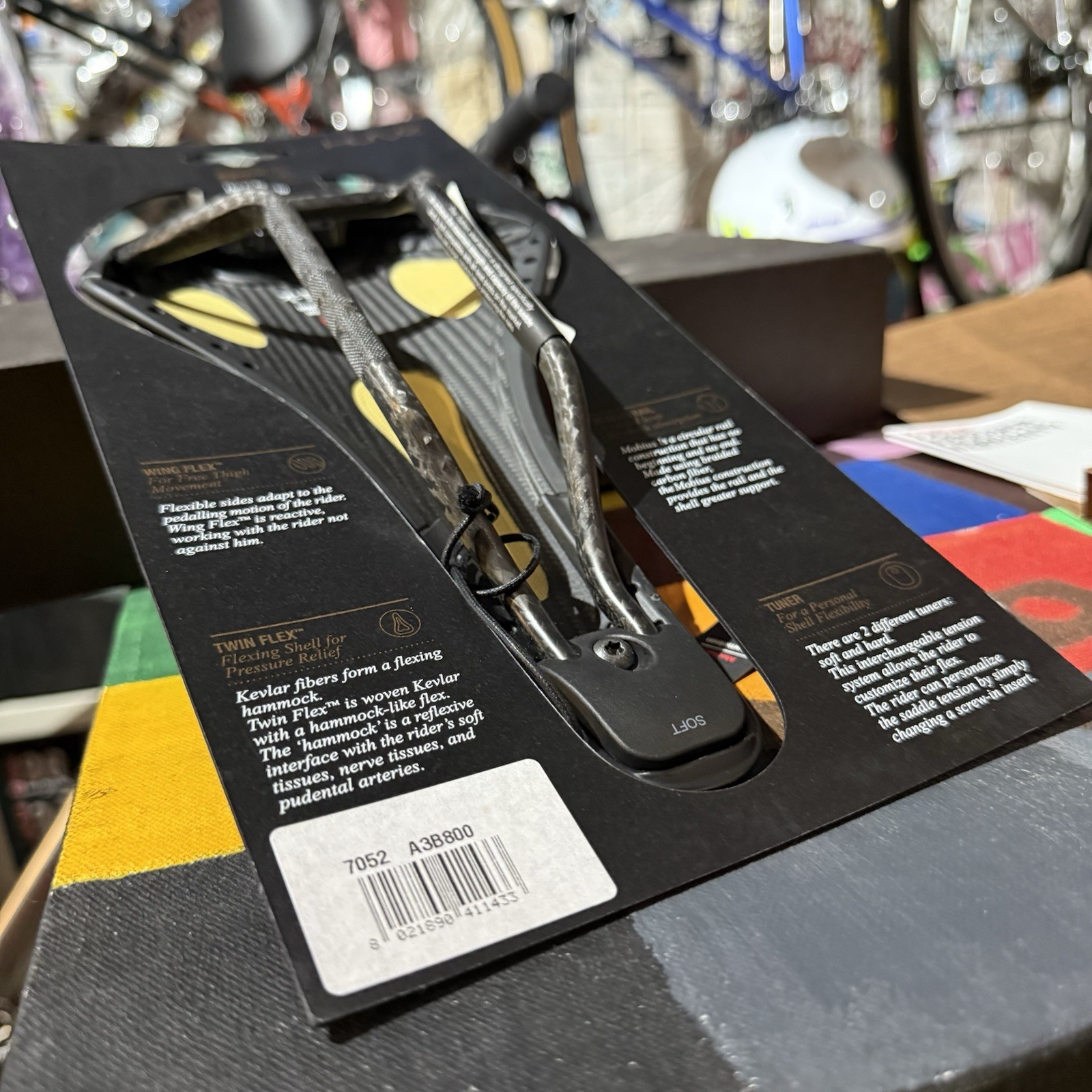 NOS FIZIK KURVE CHAMELEON CARBON RAIL SADDLE – 185 GRAMS – NEW IN BOX / COMPLETE