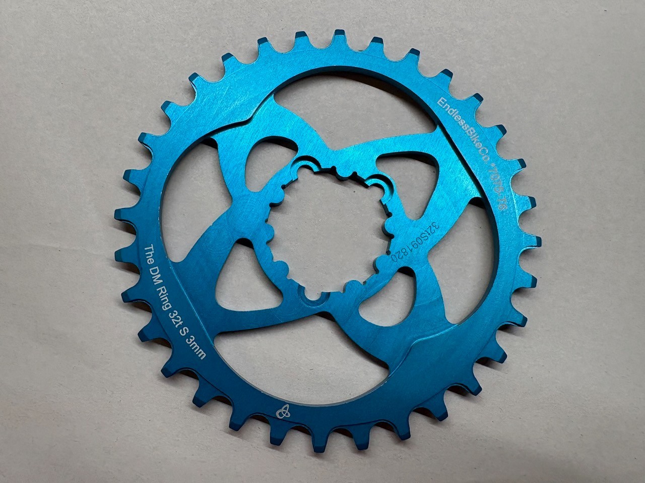 Endless Bike 32T Chainring, 3mm Offset, SRAM 3-Bolt Direct Mount 32T Turquoise