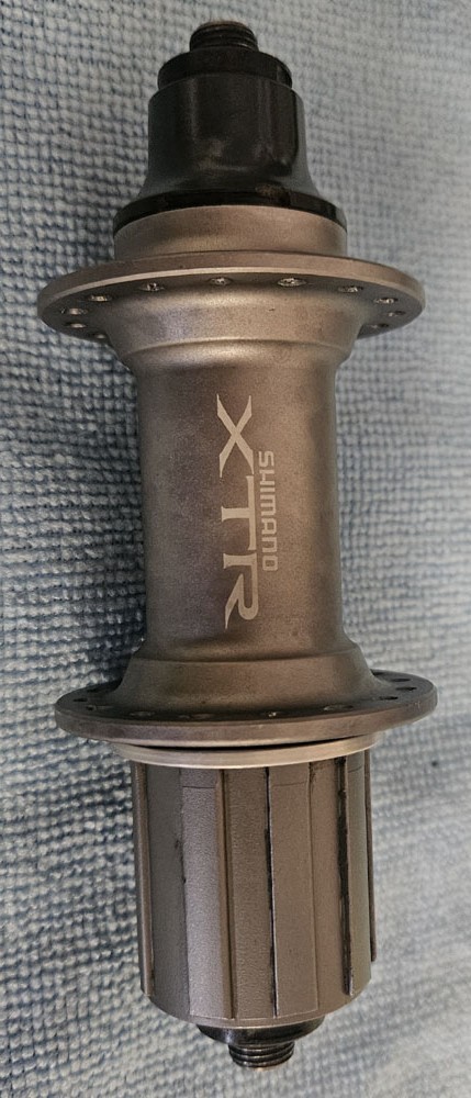 Shimano XTR 9 Speed FH-M950 Rear Hub 32H Vintage MTB 90s 9sp Smooth bearings