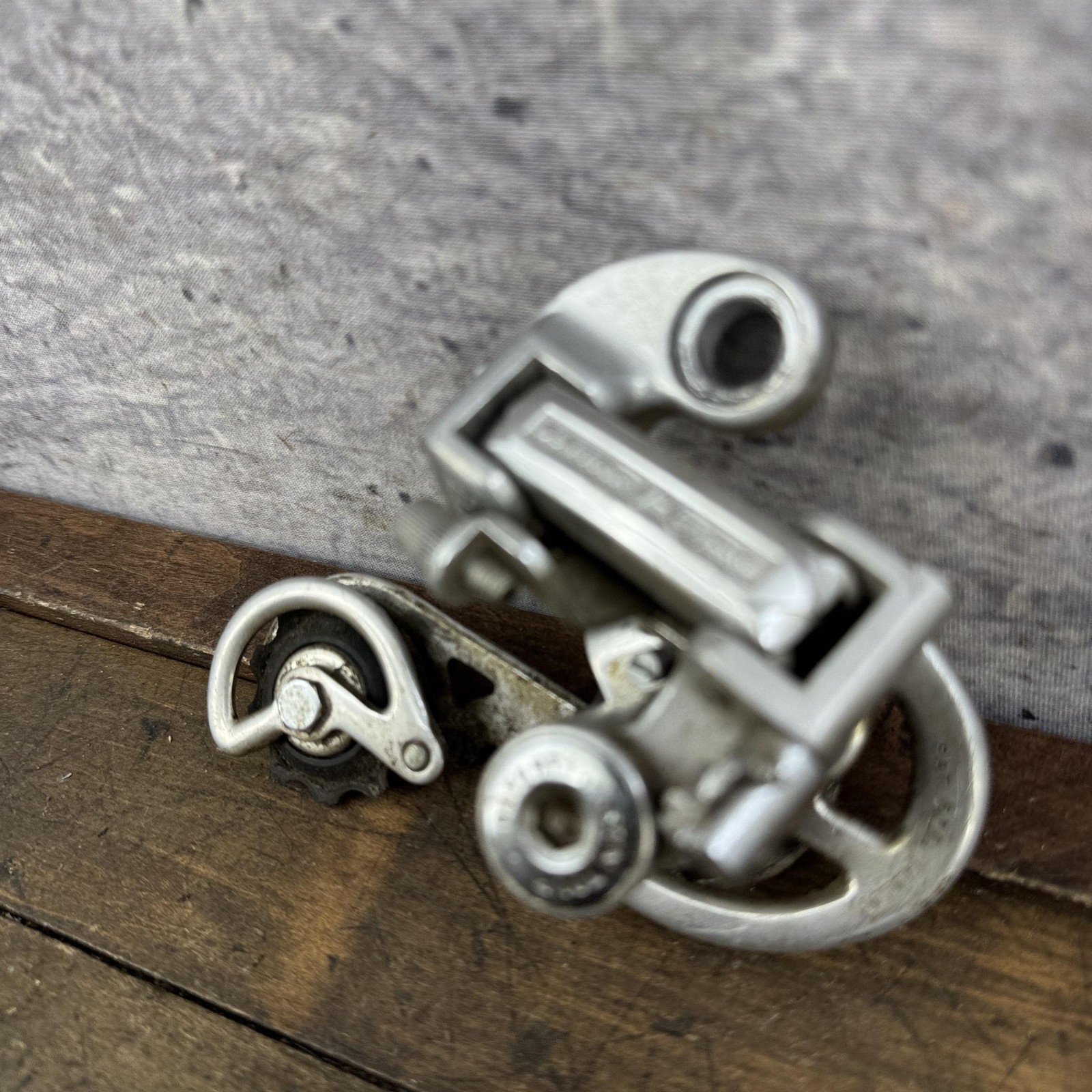 Vintage SunTour V-GT Luxe Rear Derailleur Long Cage Hanger Silver Japan Bolt