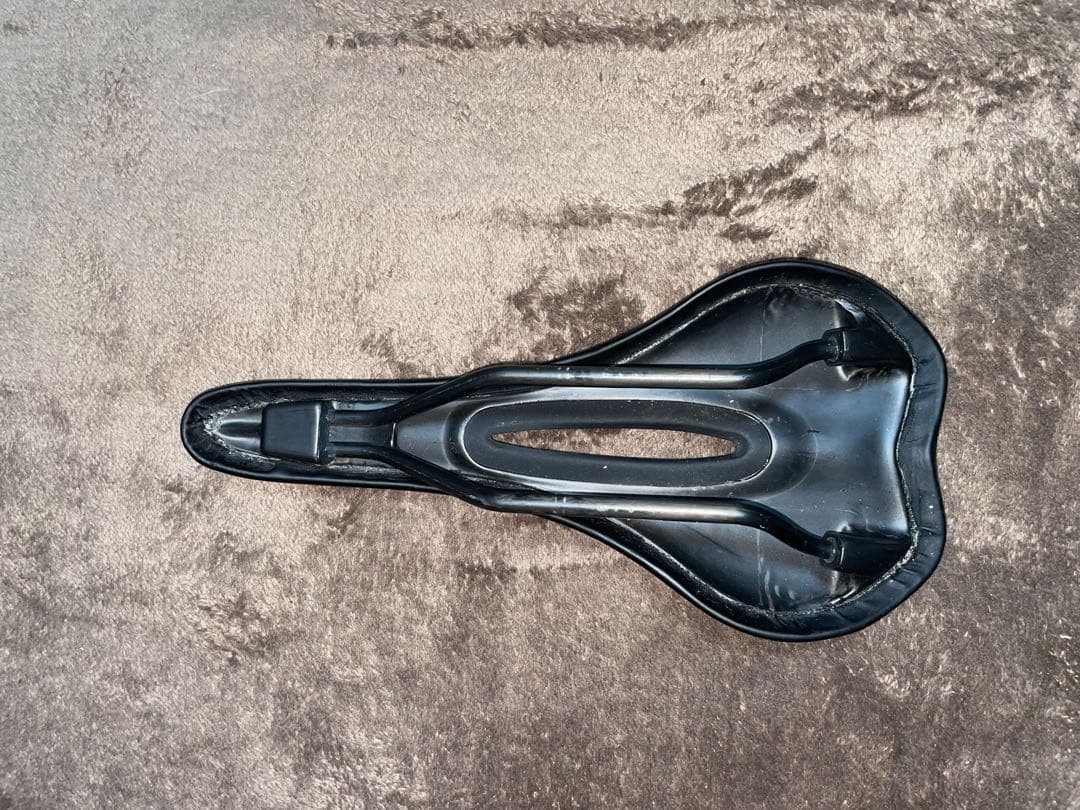 PRIME Primavera lightweight carbon saddle