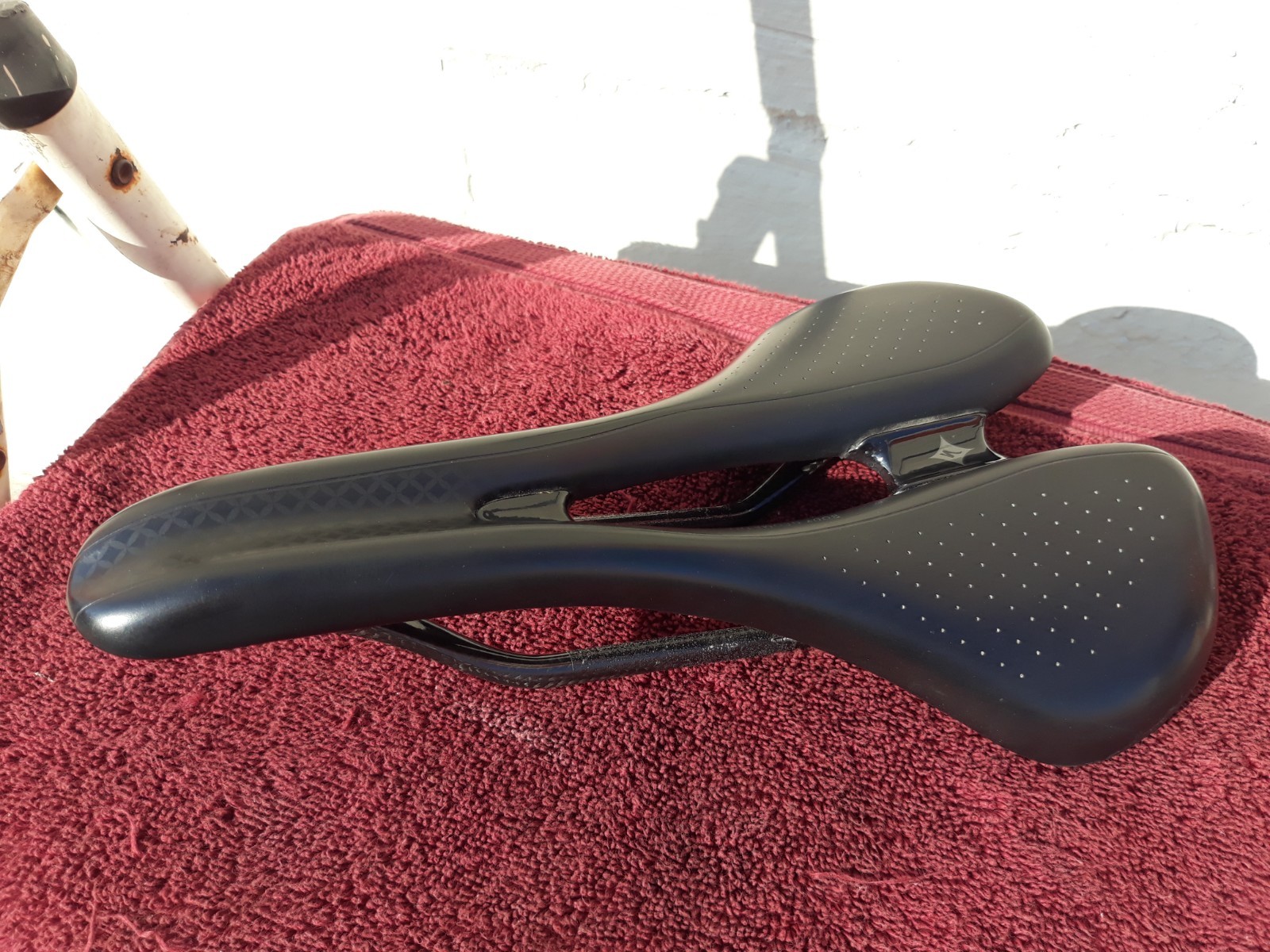 168mm Specialized Oura Pro Carbon Rail Road Saddle 208g Gravel Road Race 168mm
