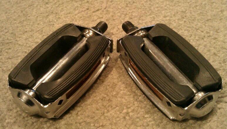 NEW BOW BICYCLE PEDALS 1/2, SCHWINN STINGRAY KRATE CRUISER BICYCLES