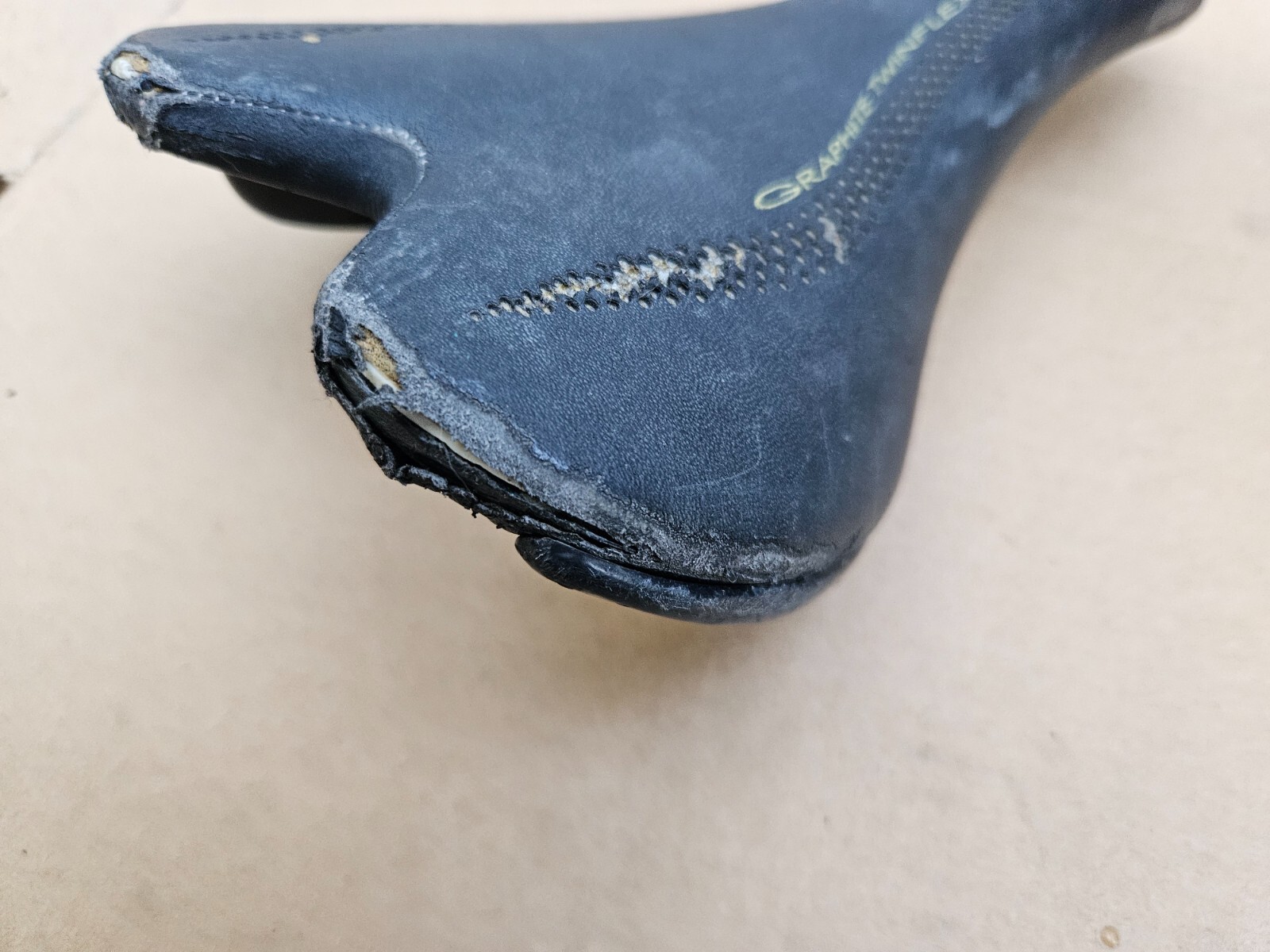 Fizik Aliante Gamma Road Bike Saddle Black Graphite Twinflex made in Italy