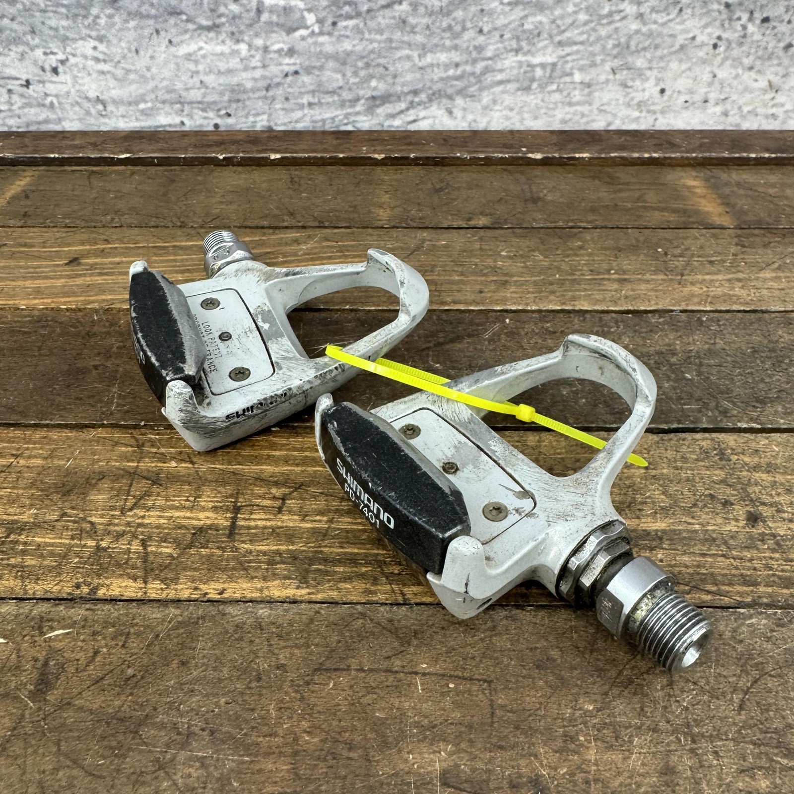 Vintage Shimano Dura-Ace PD-7401 Clipless Road Pedals 9/16 Silver Pair LOOK 7400
