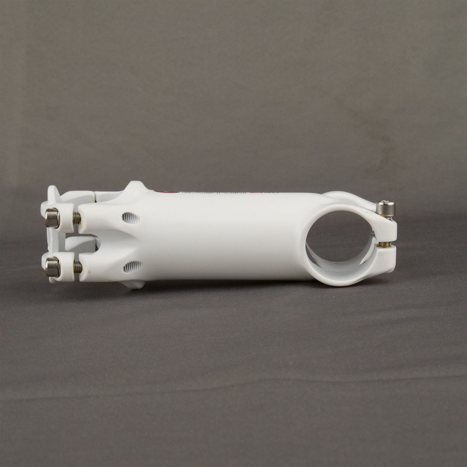 Easton EA90 Stem 100mm 0° 31.8 1-1/.8″ Aluminum White Threadless 135g
