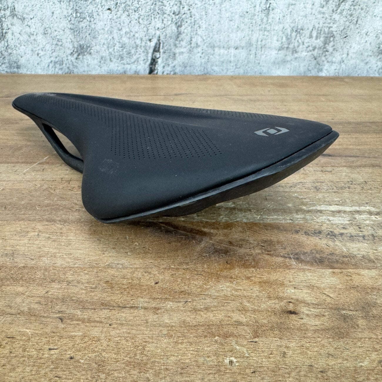 New Takeoff! Syncros Belcarra Regular SL 7x9mm Carbon Rails 130mm Bike Saddle