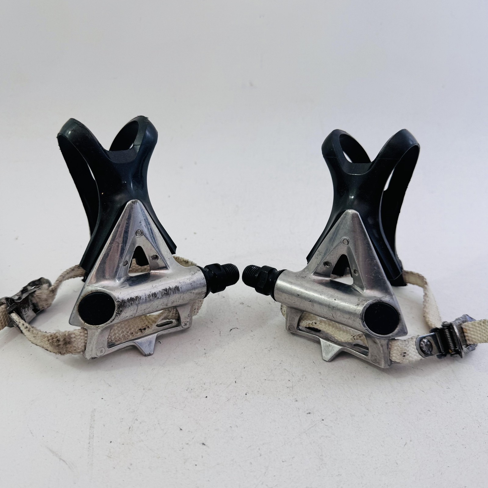 Vintage Shimano 105 PD-1050 Pedals 9/16 Toe Clips Straps Road Bike Japan A81