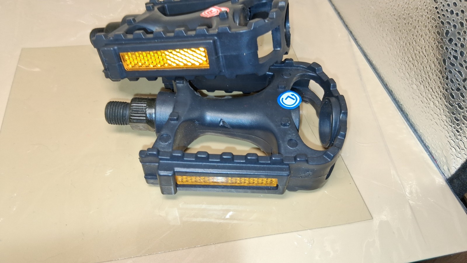Black Plastic Flat/Platform Bicycle Pedals w/ Reflectors, 9/16in, Loose BB