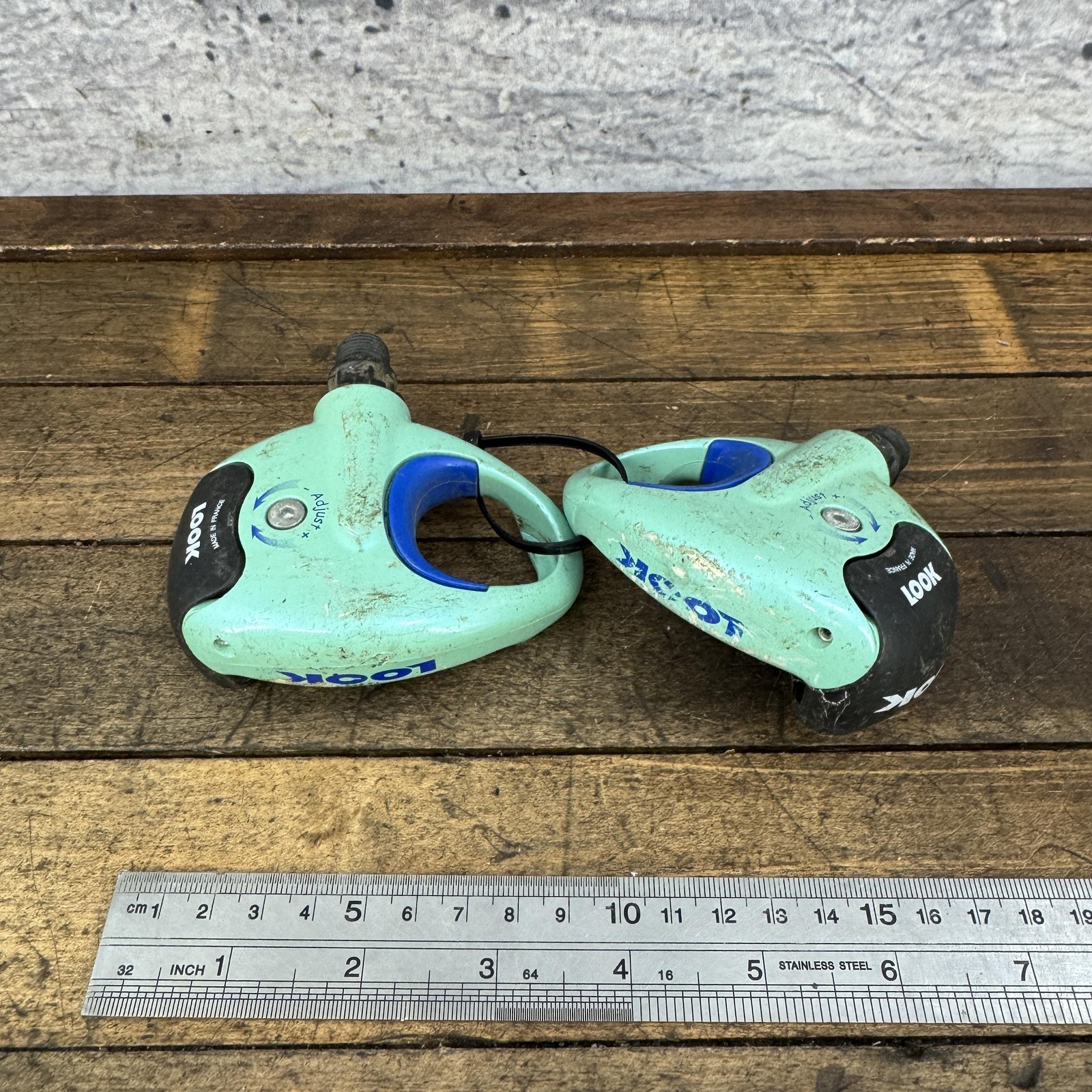 Vintage Look Clipless Road Bike Pedals Celeste Green Blue 9/16 340g Used