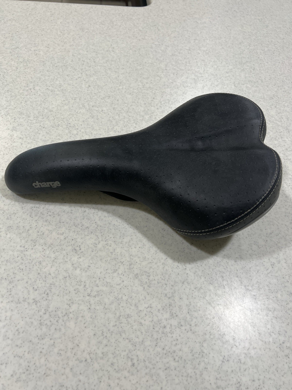 CHARGE BLACK ROAD BICYCLE SADDLE/SEAT