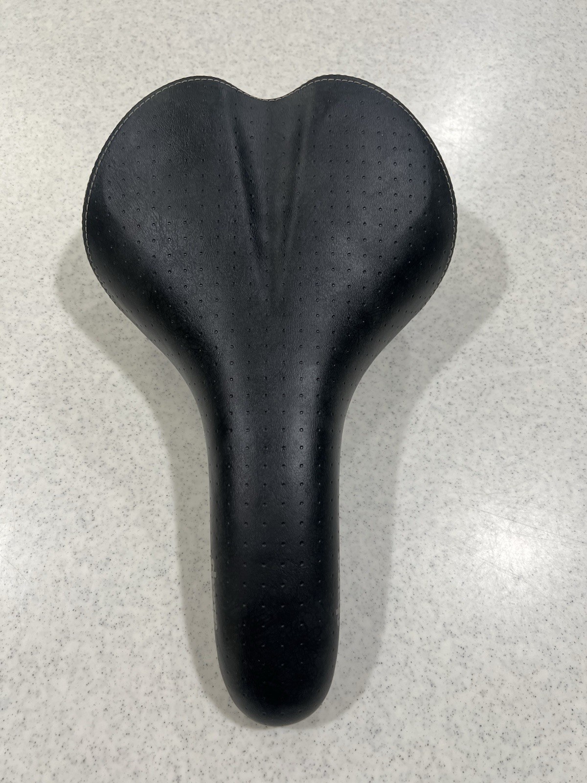 CHARGE BLACK ROAD BICYCLE SADDLE/SEAT