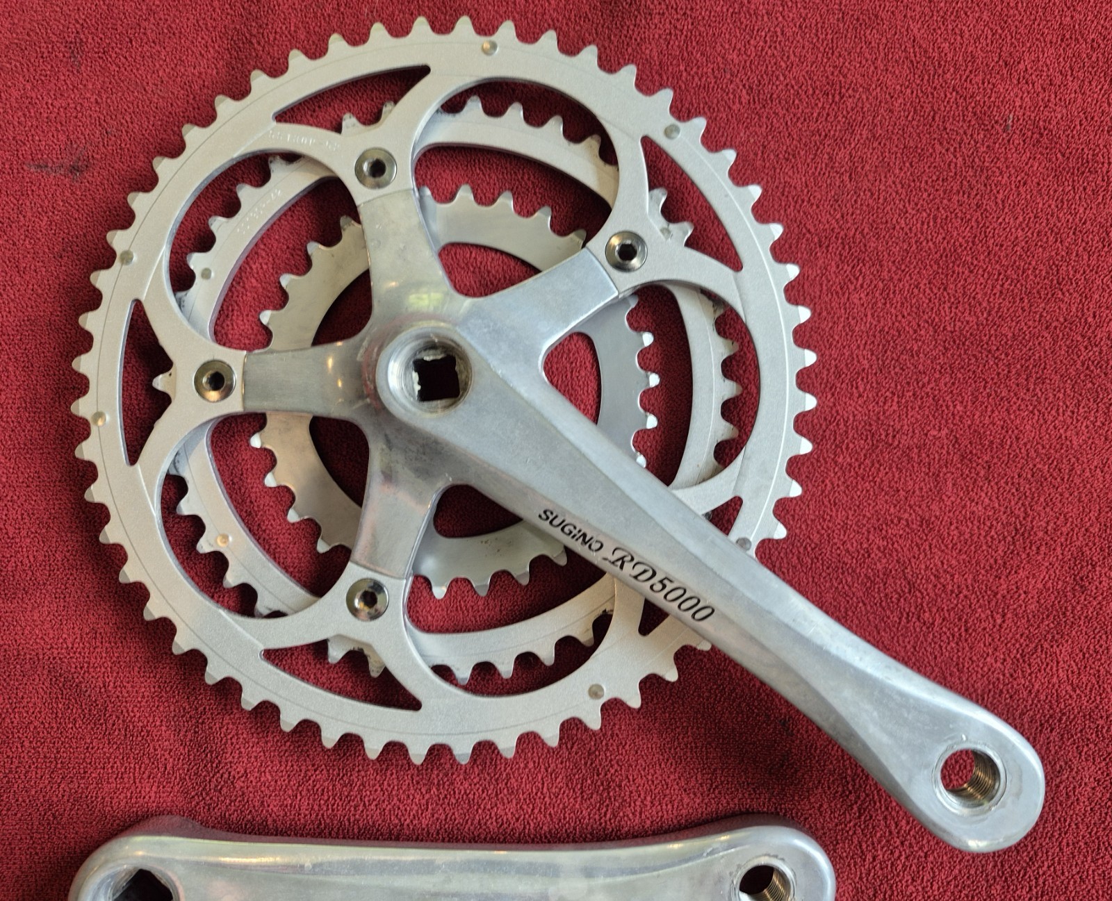 SUGINO RD5000 Road Triple Crank with Chainrings and Bottom Bracket – 170 mm
