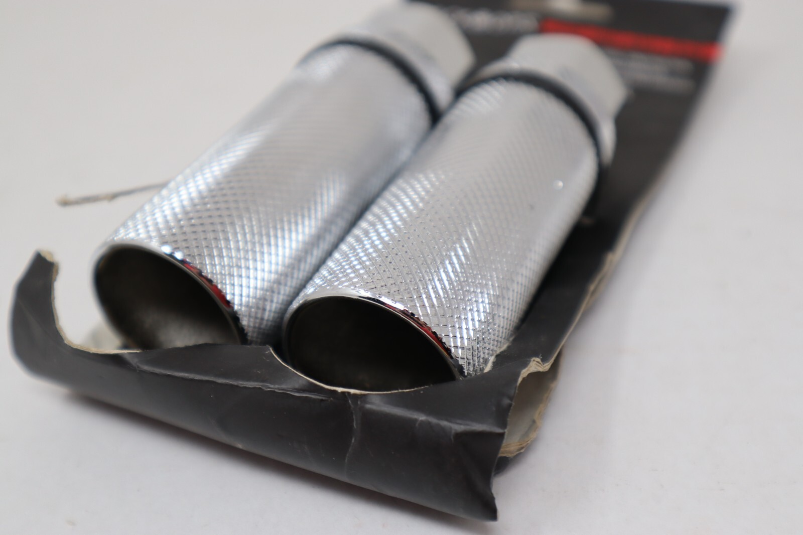 Black Ops Knurled Grooved 33mm Dia Thread On 3/8″ x 26T Lead Foot Axle Pegs
