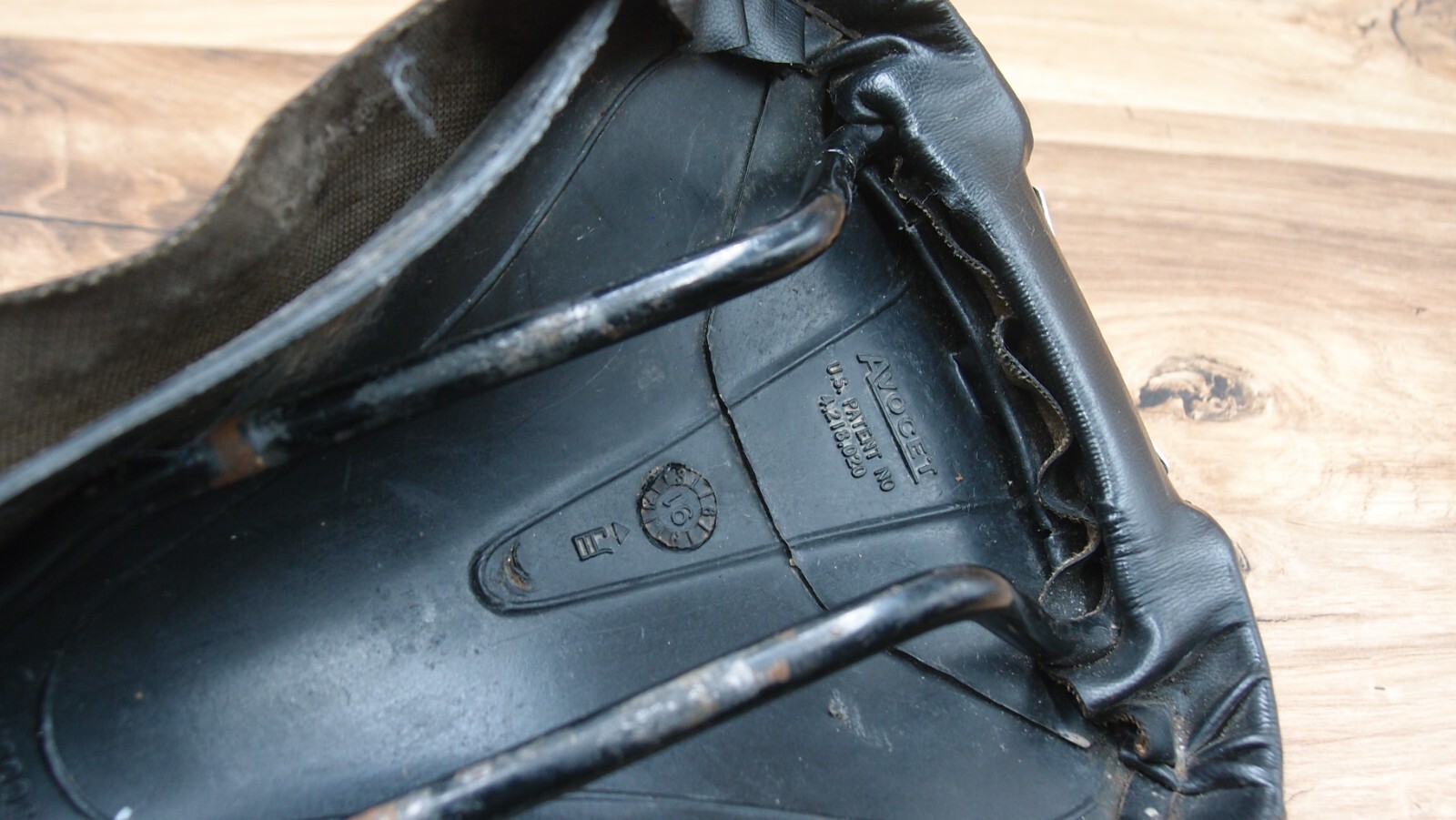 1991 MTB seat Avocet Racing saddle by Viscount