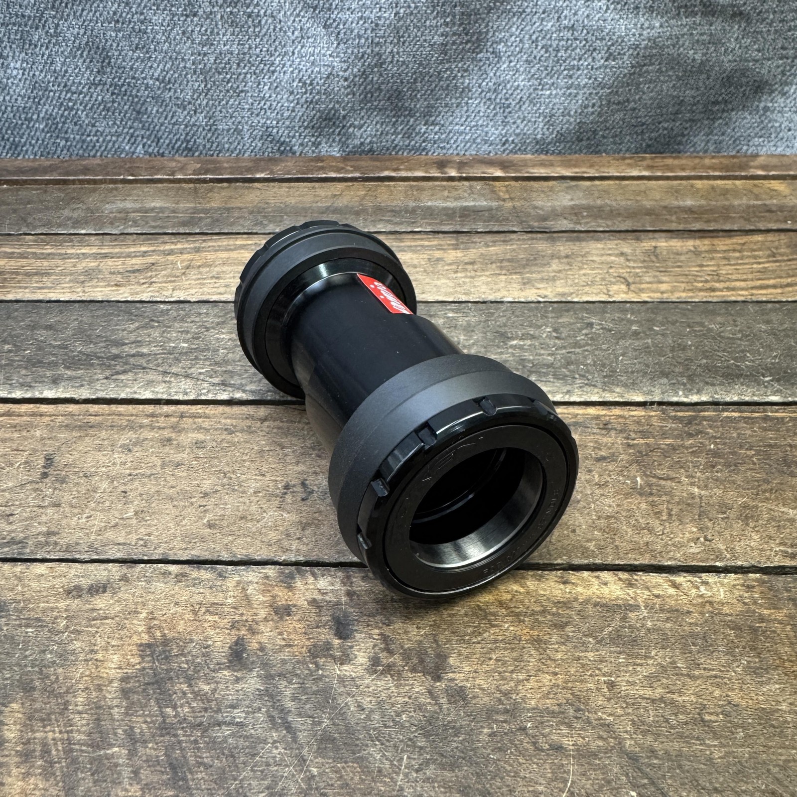 Token BB4629 Ninja DUB Bottom Bracket PF30 Press Fit 29mm Black MTB Bike