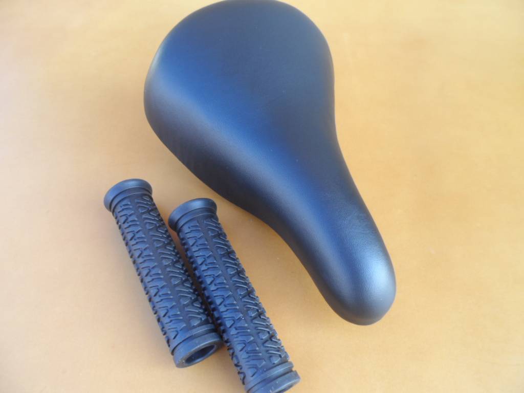 NEW Black Kids Bike Saddle BMX Bicycle for Kids Bike Boys & Girls *Grips Includ